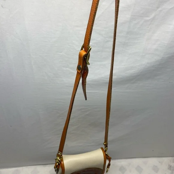 VINTAGE Dooney & Bourke Big duck Crossbody -Shoulder-BAG LEATHER WOMENS BEAUTY - Picture 6 of 16